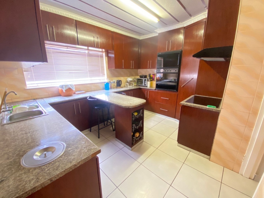 5 Bedroom Property for Sale in Fauna Free State